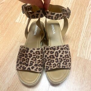 Womens Leopard Print Sandals by Soda Size 8.5